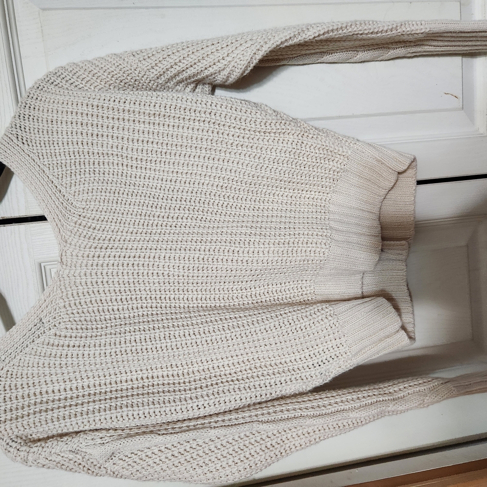 Women's Cream Cable Knit Sweater - Picture 10 of 11